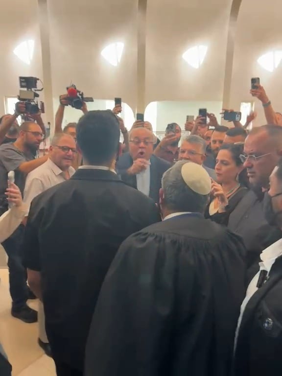 Ben-Gvir, Tibi clash at High Court hearing