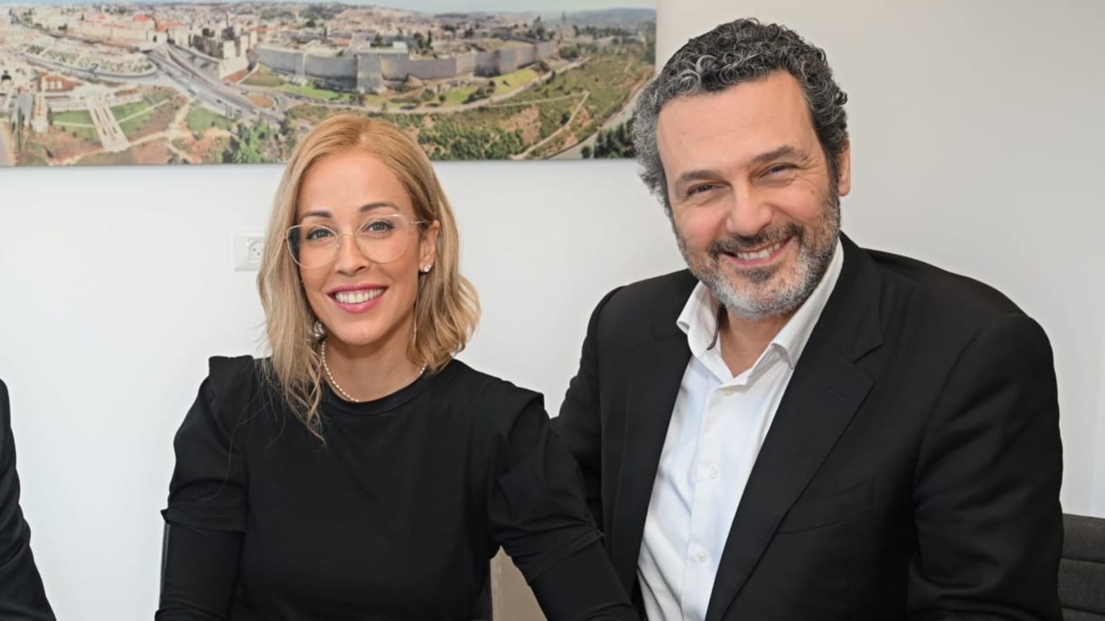 "היא הייתה שזורה בקשר שלנו": עדן הראל על תחילת הזוגיות עם עודד מנשה