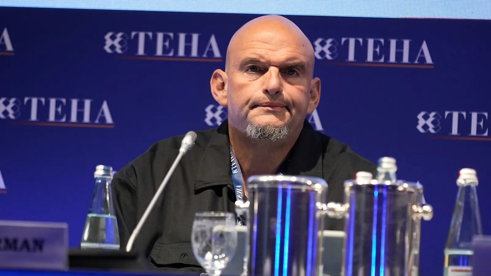 הדמוקרטים בהלם: הסנאטור הבכיר שחצה את הקווים לוועידה של טראמפ