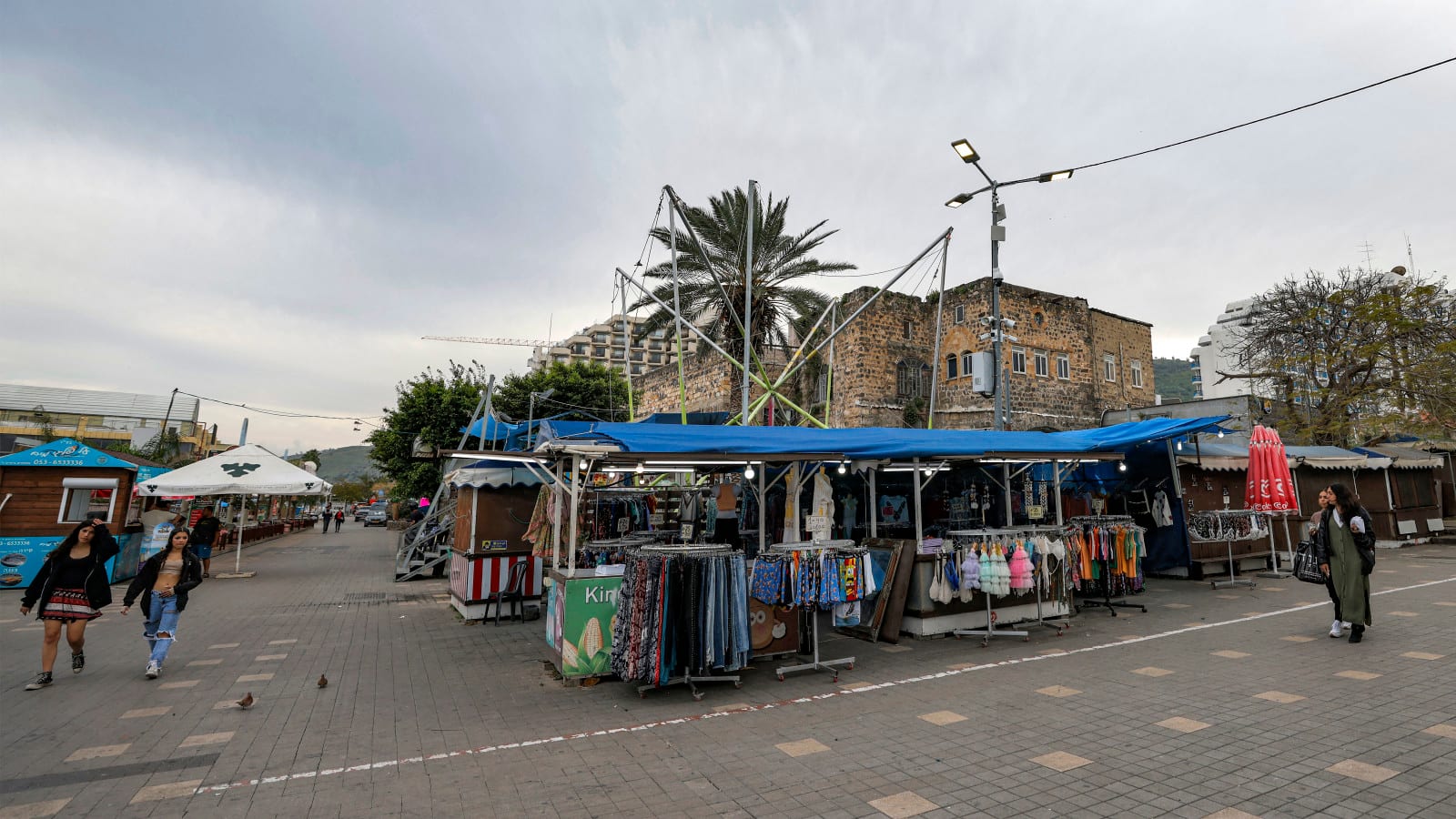 המרוץ נגד הזמן להצלת בירת התיירות של הצפון: "שאלו אם מותר ללכת פה בבגד ים"