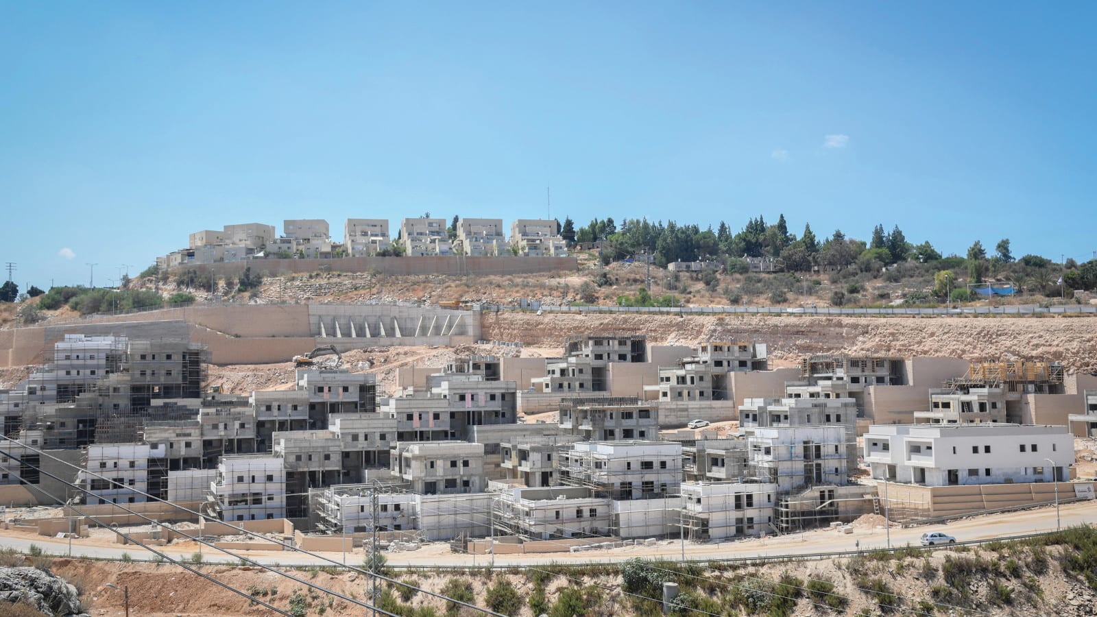 פעילי ימין הותקפו באבנים והשיבו בירי - פלסטיני אחד נהרג