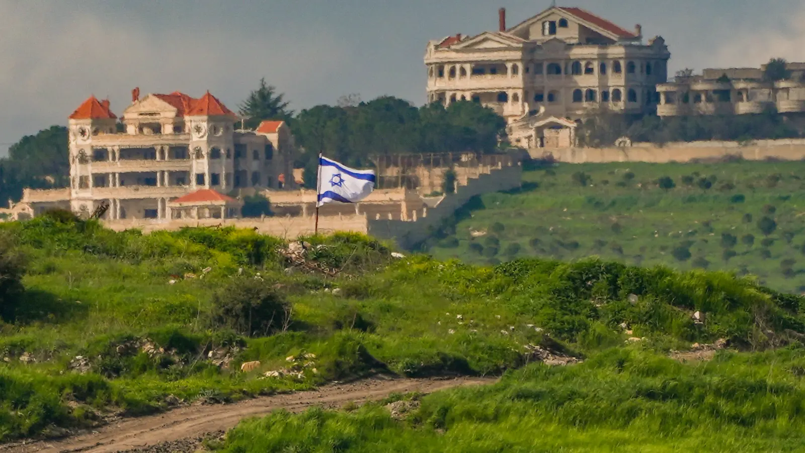 ישראל רצתה לסגור את הסיפור - צרפת ולבנון פתחו אותו מחדש