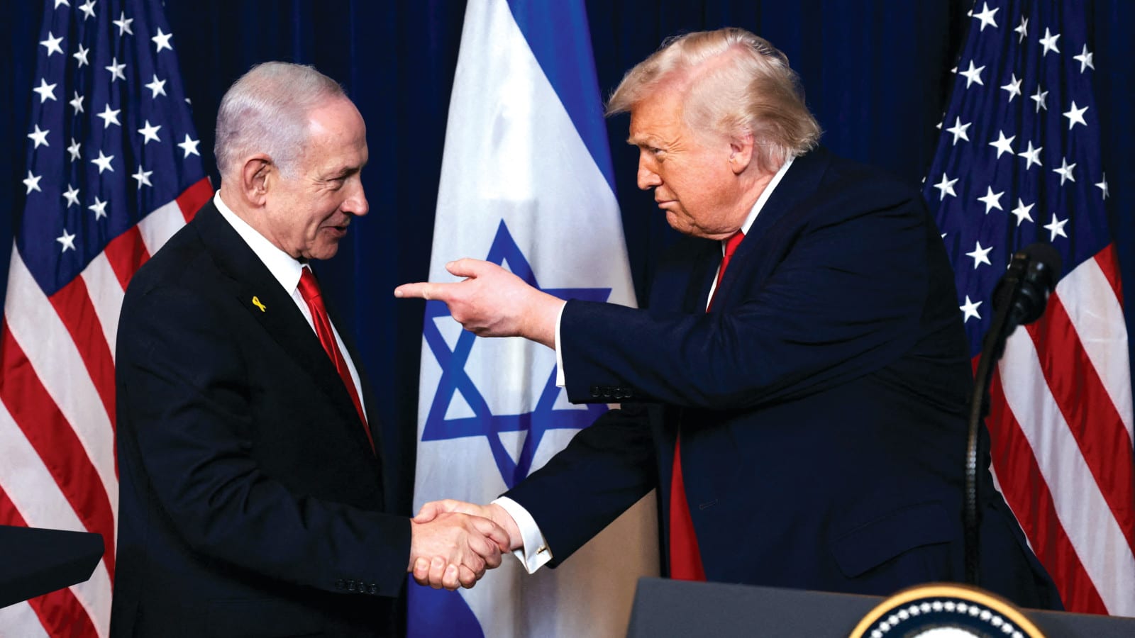 השעון מתקתק: טראמפ לא מוכן לתת לפוליטיקה בישראל לעצור את המהלכים באזור