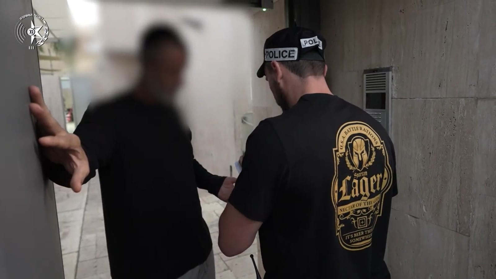 הבלאגן הגיע עד אליו: יוסי מוסלי נעצר בחצר ביתו בסביון