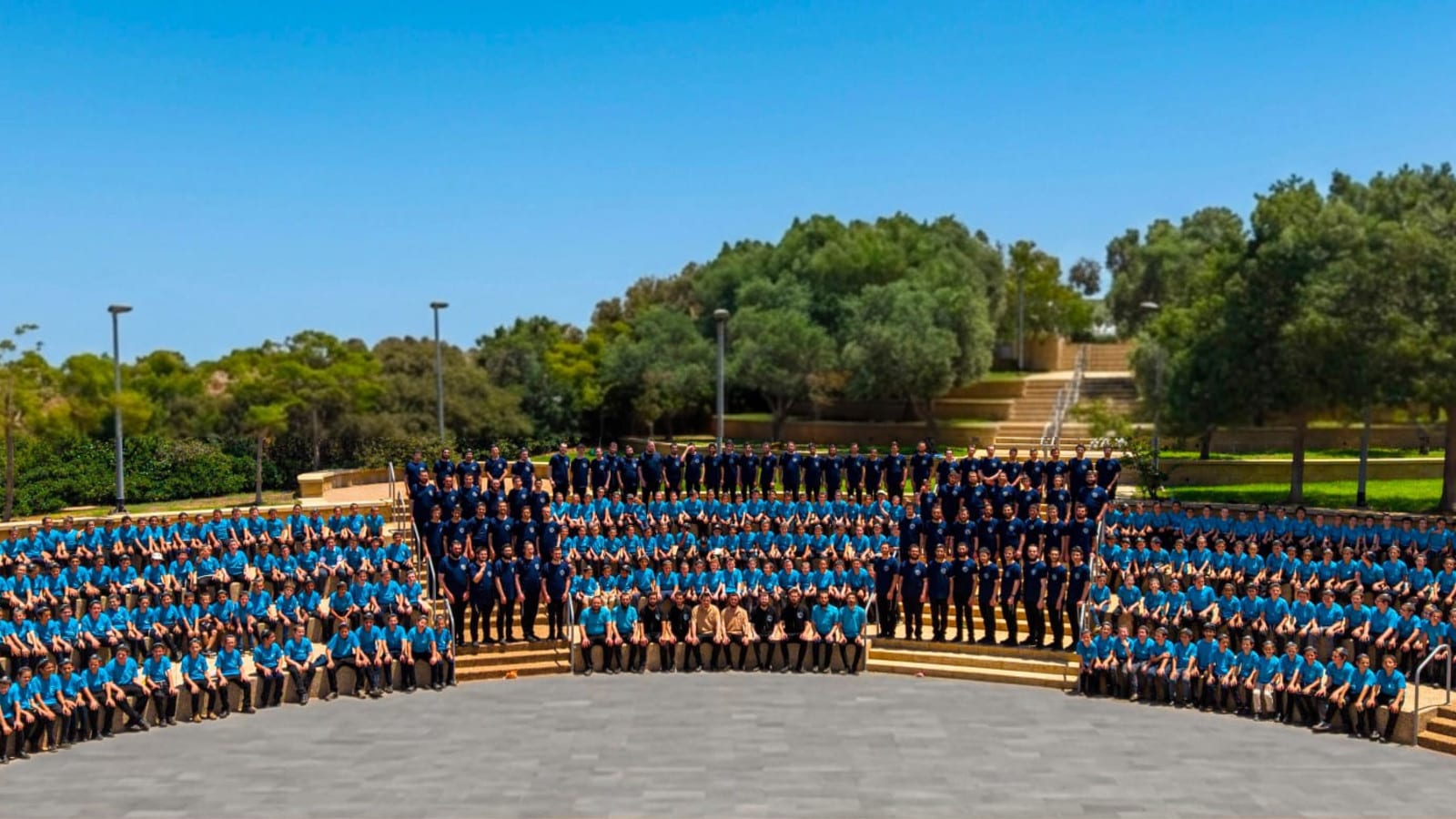 מחוץ לקופסה ובקצה העולם: מחנה הקיץ הסודי של "השלוחים הצעירים"