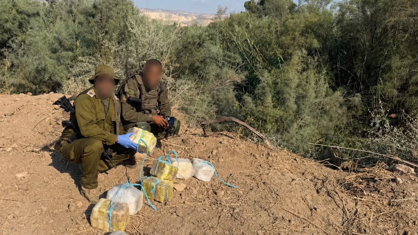 הברחת חשיש במיליוני שקלים: השקים שנתפסו סמוך לכפר רופין