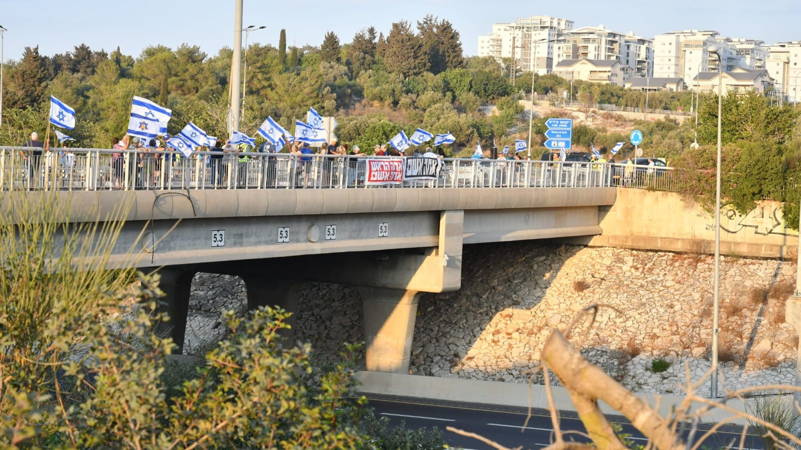 עשרה שבועות לבחירות: מוקדי מחאה בצמתים וכיכרות ברחבי הארץ