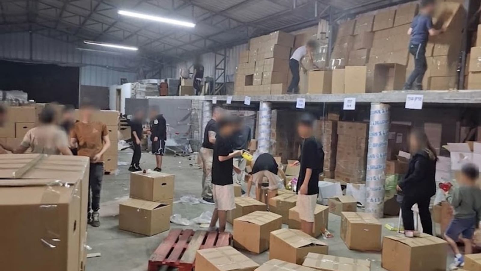 מרכז החסד חב"ד אור בלב: פעילות למען אלפי משפחות ברחבי הארץ