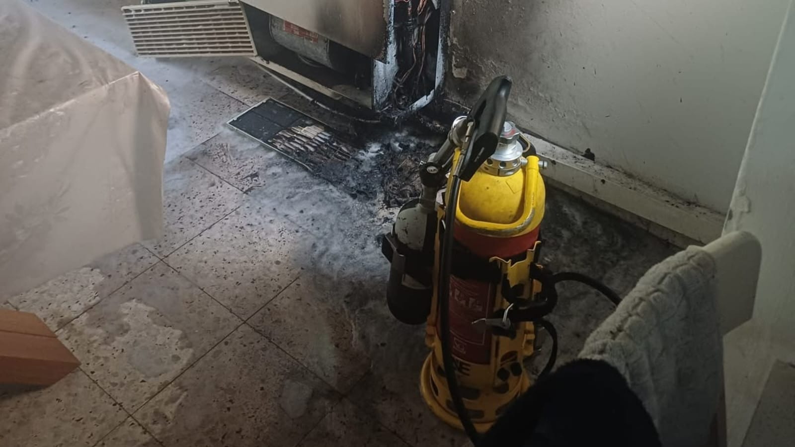 שריפה פרצה בדירה בקריית ביאליק בעקבות מזגן שעלה באש - אין נפגעים