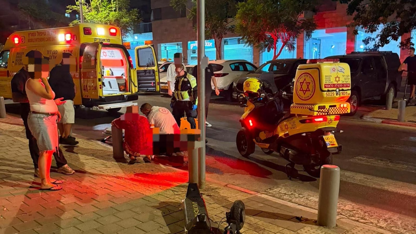 בן 22 במצב קשה לאחר שהתנגש עם קורקינט חשמלי בעמוד ברחוב מח"ל בת"א