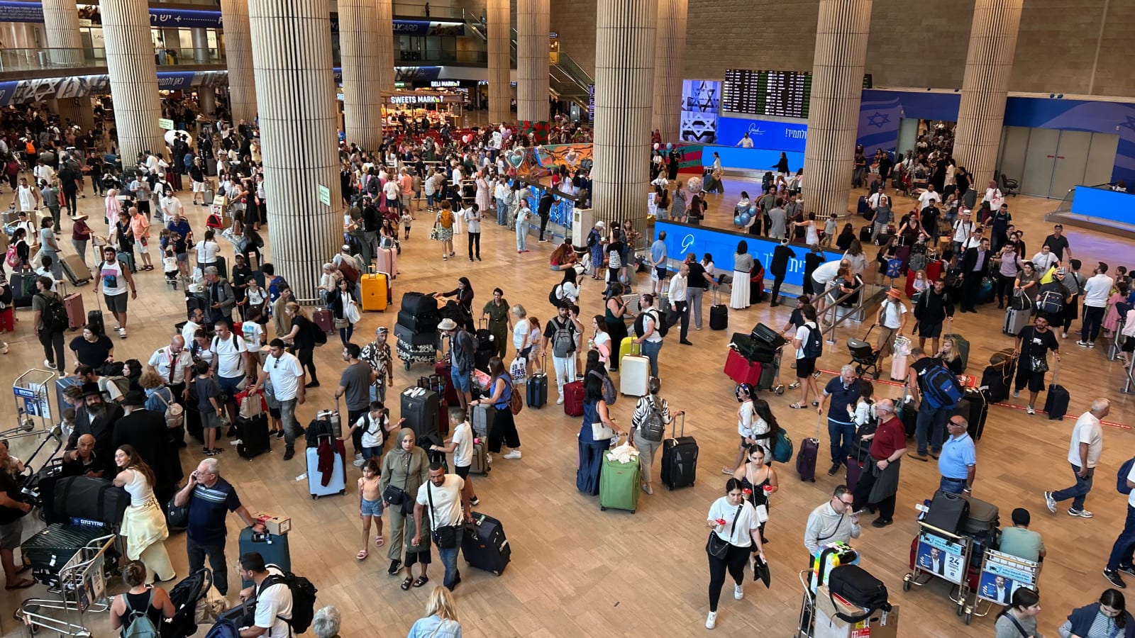 רשות שדות התעופה מודיעה: "נתב"ג חוזר לשגרה מלאה - כ-100 אלף נוסעים עברו"