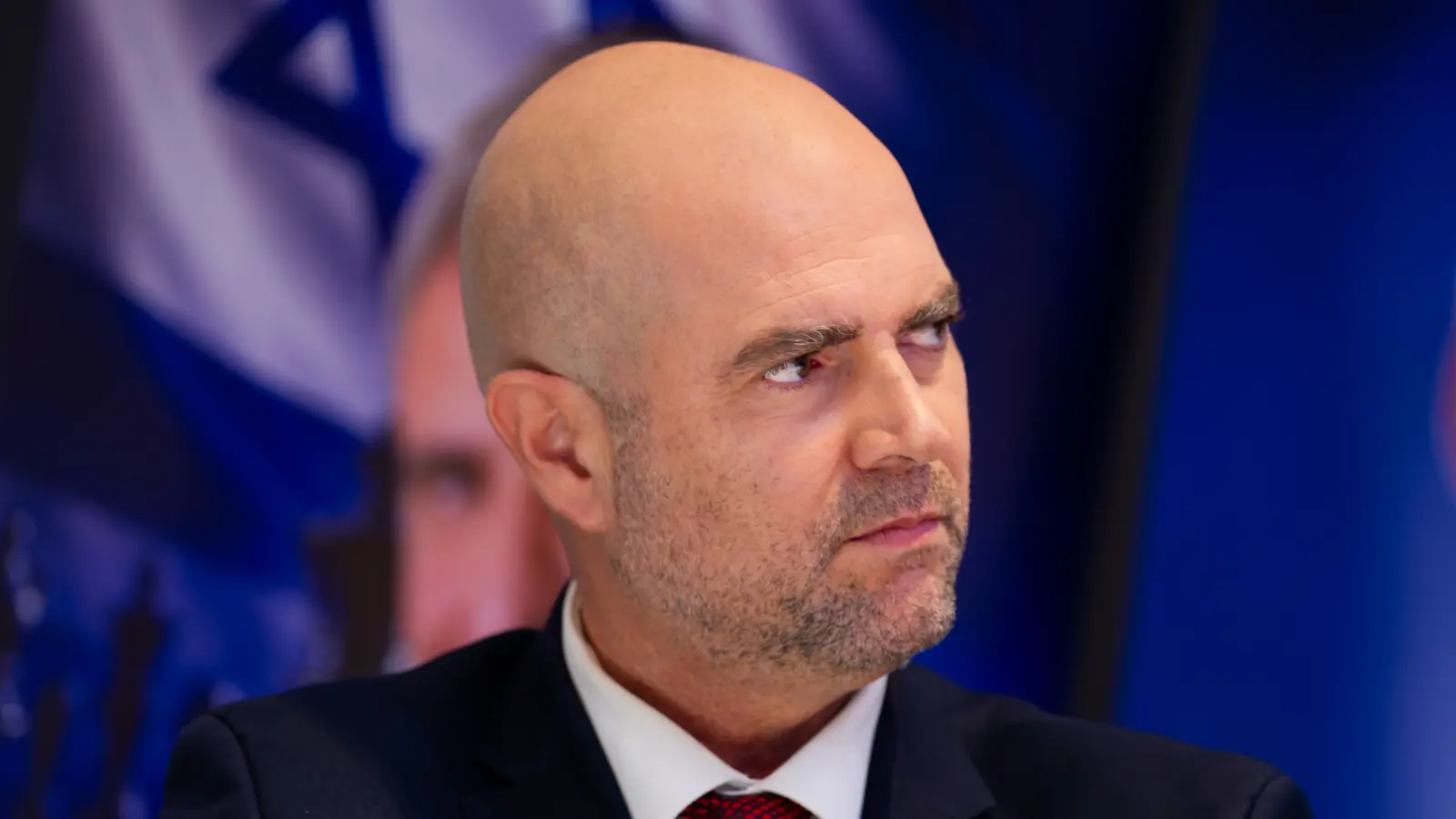 אמיר אוחנה נגד בריטניה: "בת הברית שלנו היא לא לונדוניסטן"