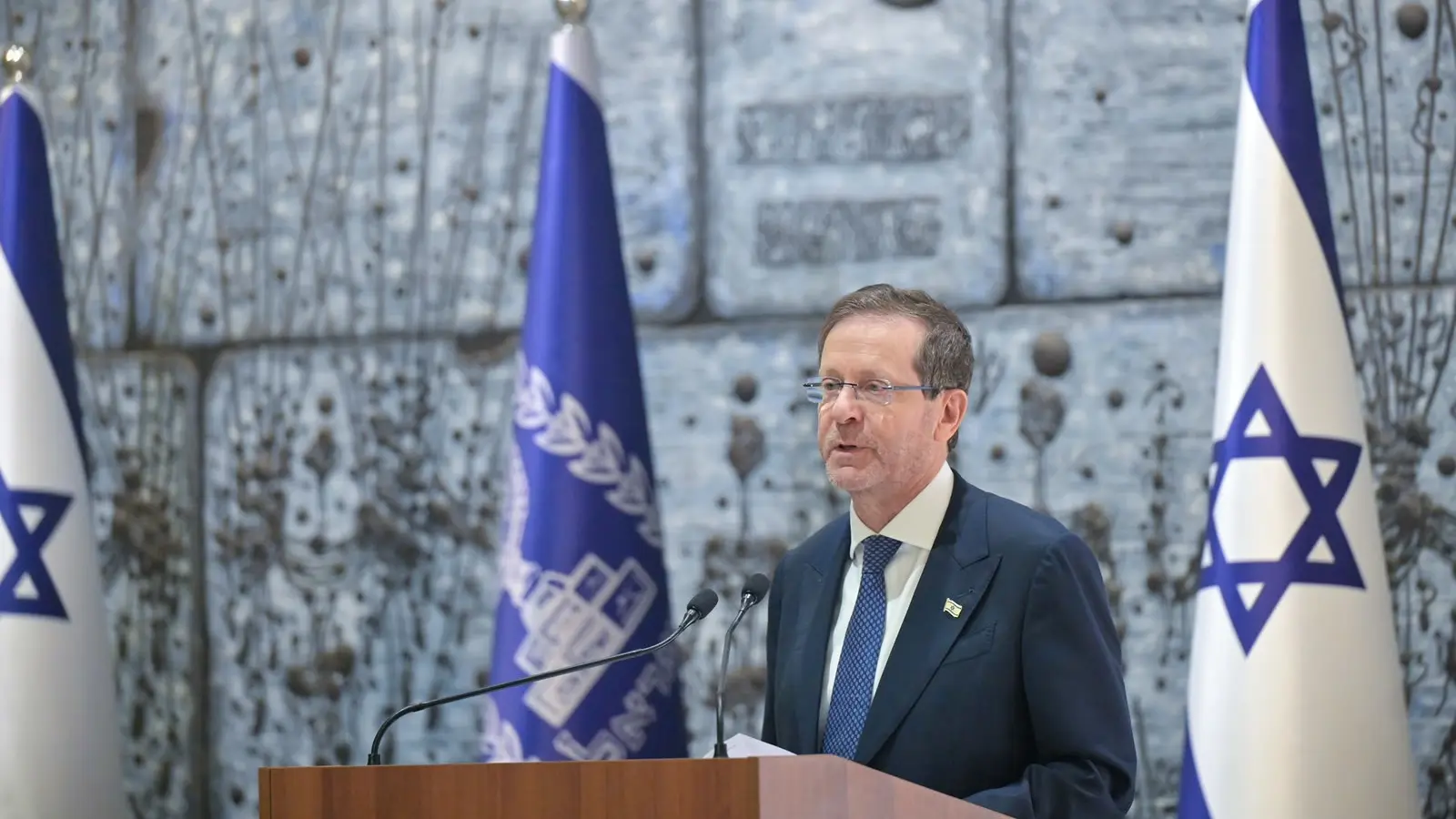 הרצוג נגד הסנקציות על ישראל: "בחירה בצד הלא נכון של ההיסטוריה"