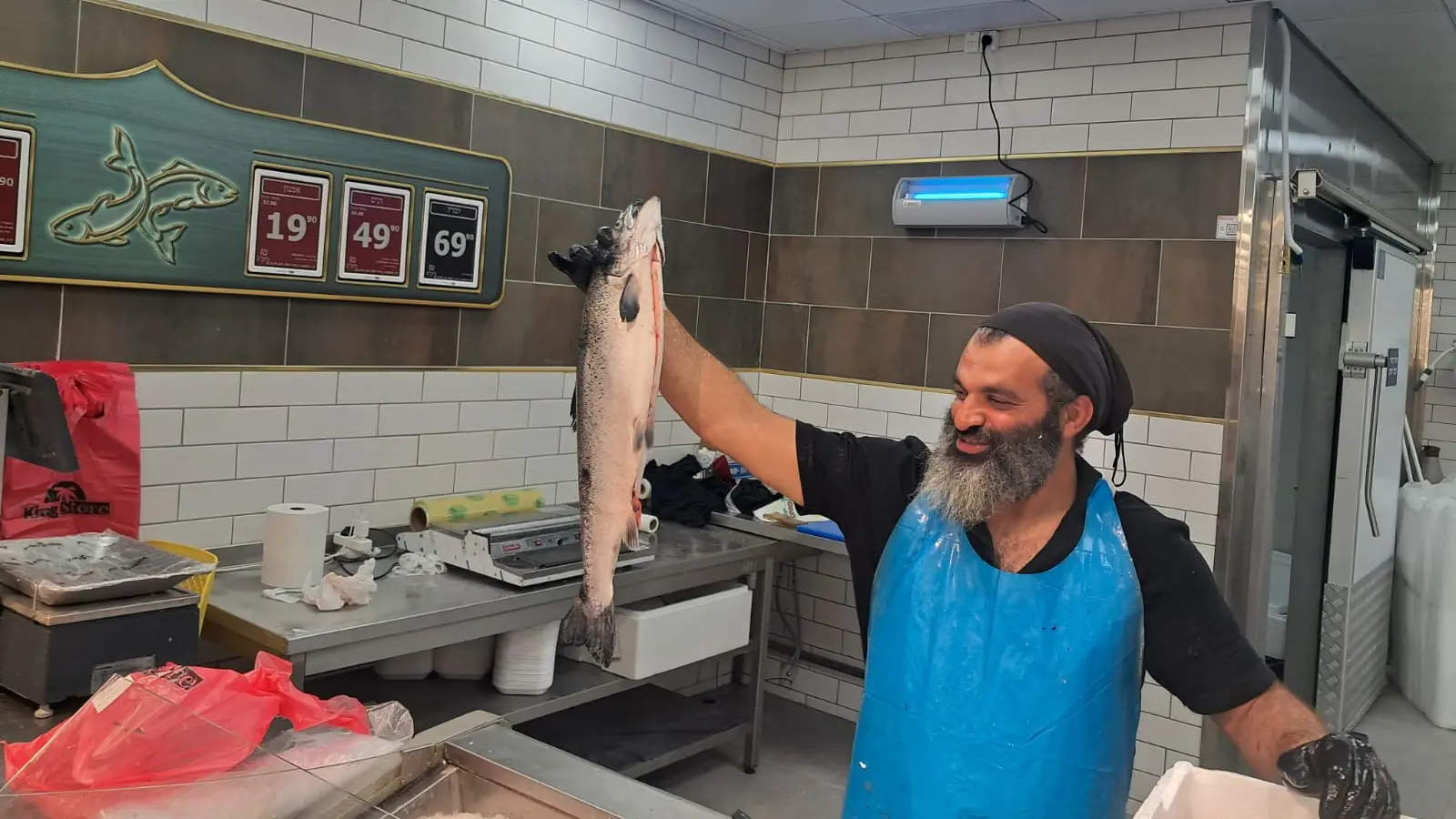 הסופר החדש שבדרך לתל אביב: שבת כן, אלכוהול וסיגריות לא