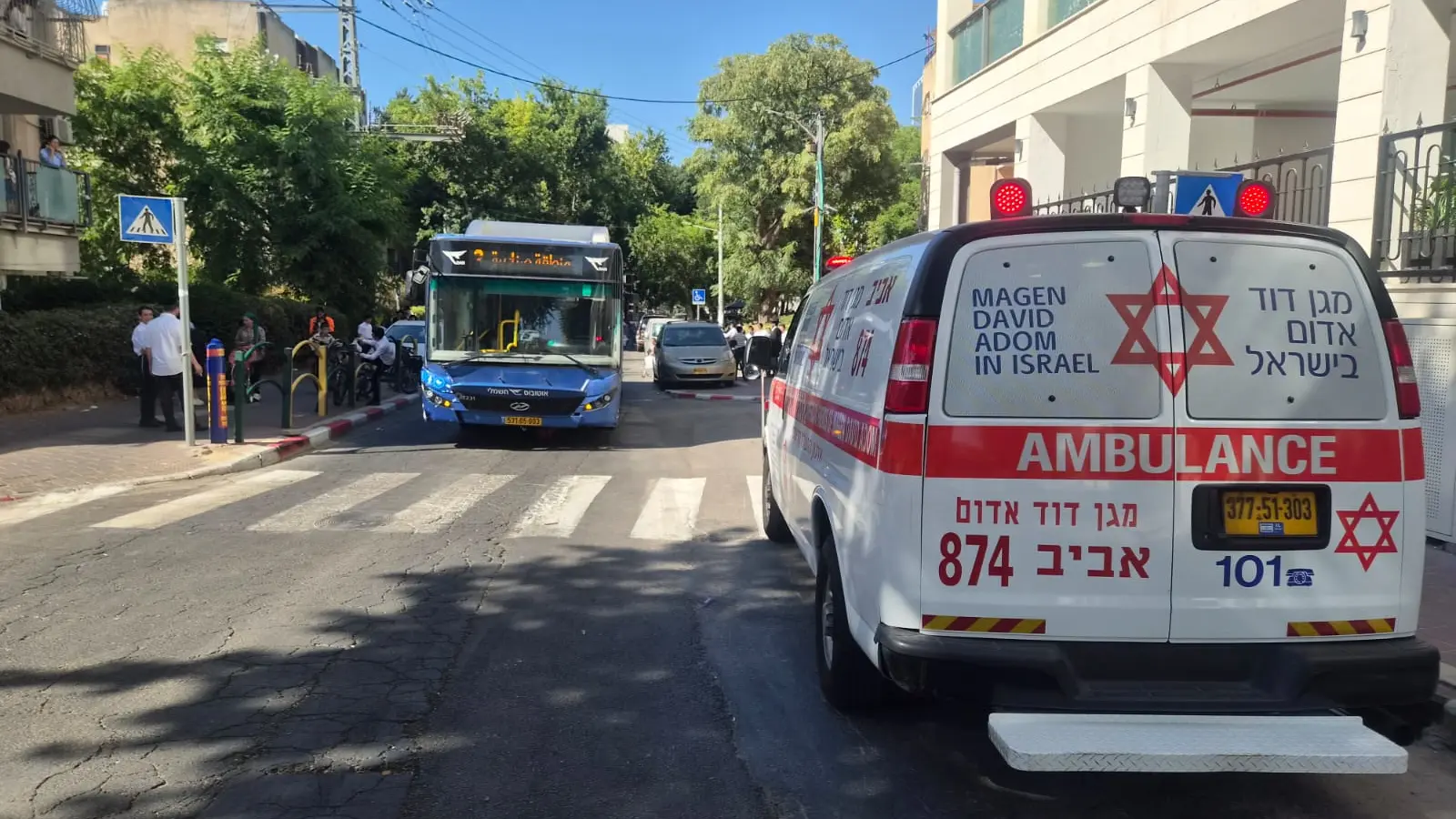 ילד בן 7 במצב בינוני לאחר שנפגע מאוטובוס בבני ברק