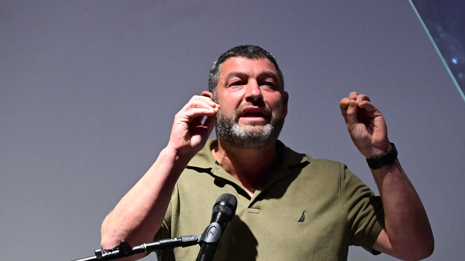 אוחנה תקף את וינטר - עמך ישראל עוקצת בחזרה: "אנחנו פה כדי להישאר"