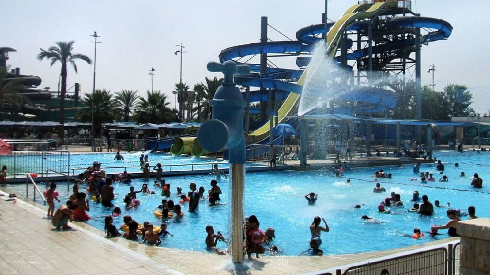 קטטה בימית 2000 בחולון: 12 חשודים נעצרו, שני מאבטחים נפצעו באורח קל