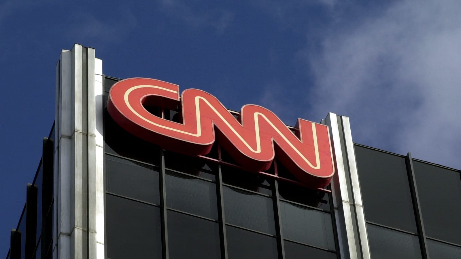 "שום טיפת אמת": האם רשת CNN שוב עומדת למכירה - ומי מרוויח מהשמועות?