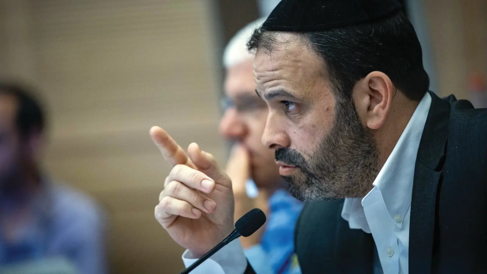 יו"ר סיעת ש"ס מצהיר: "באים לעשות חוק גיוס אמיתי, מי שלא לומד יגיע לצבא"