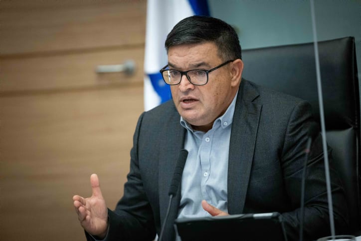 עוד מכה לגנץ: מיכאל ביטון עוזב את 'כחול לבן'; זו המפלגה בה הוא יתמודד