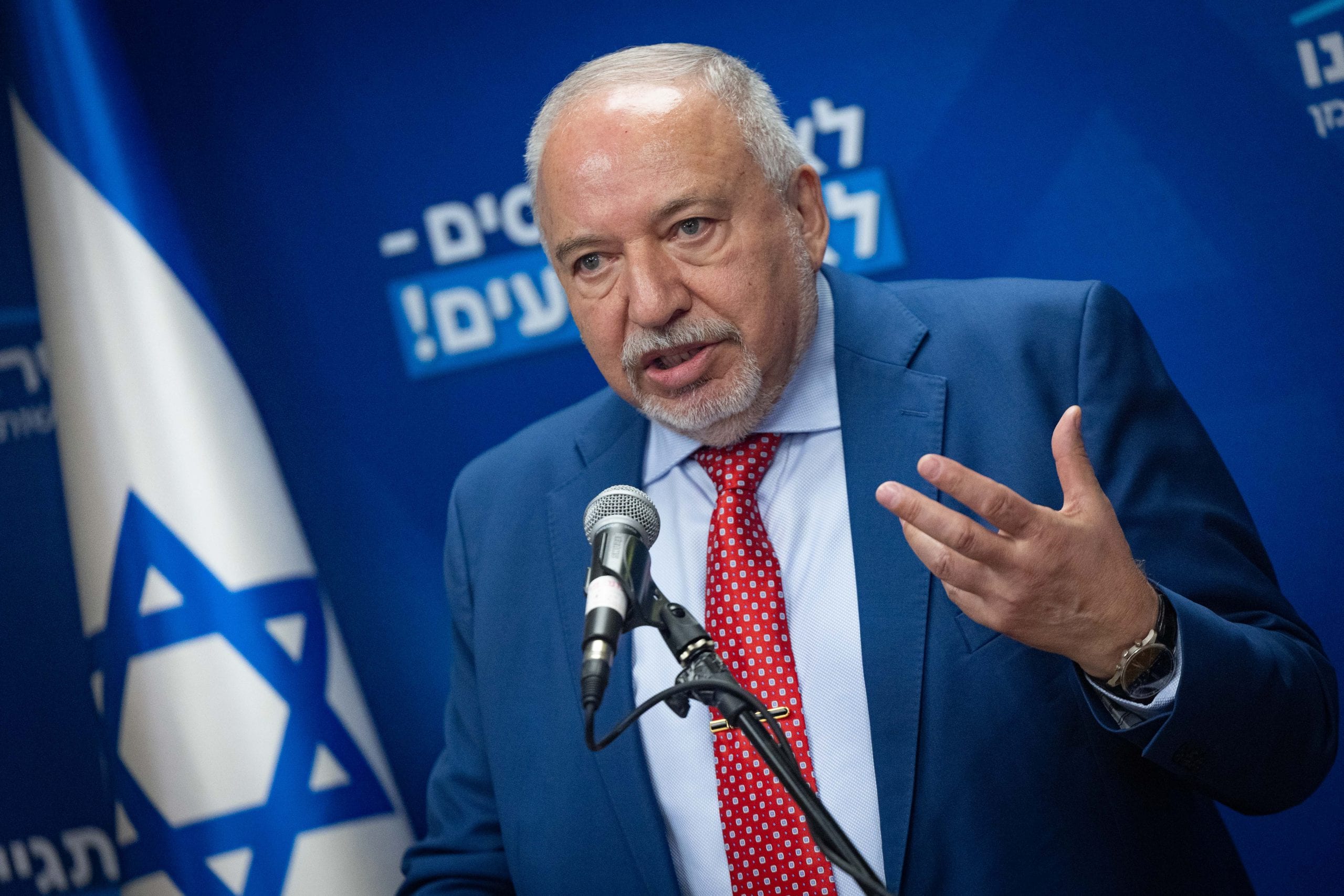 ליברמן דורש מראשי הגוש: תנו לי להוביל את השיח