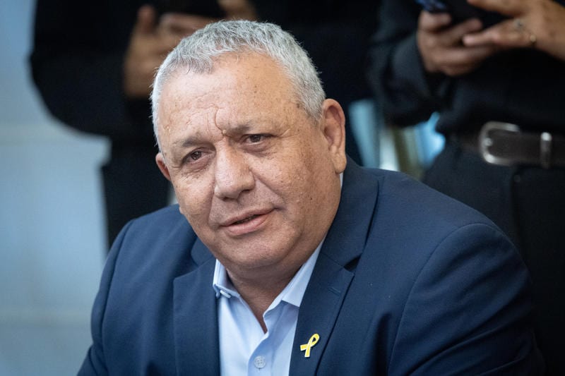 סקר מפתיע: איזנקוט מוביל, נתניהו נחלש