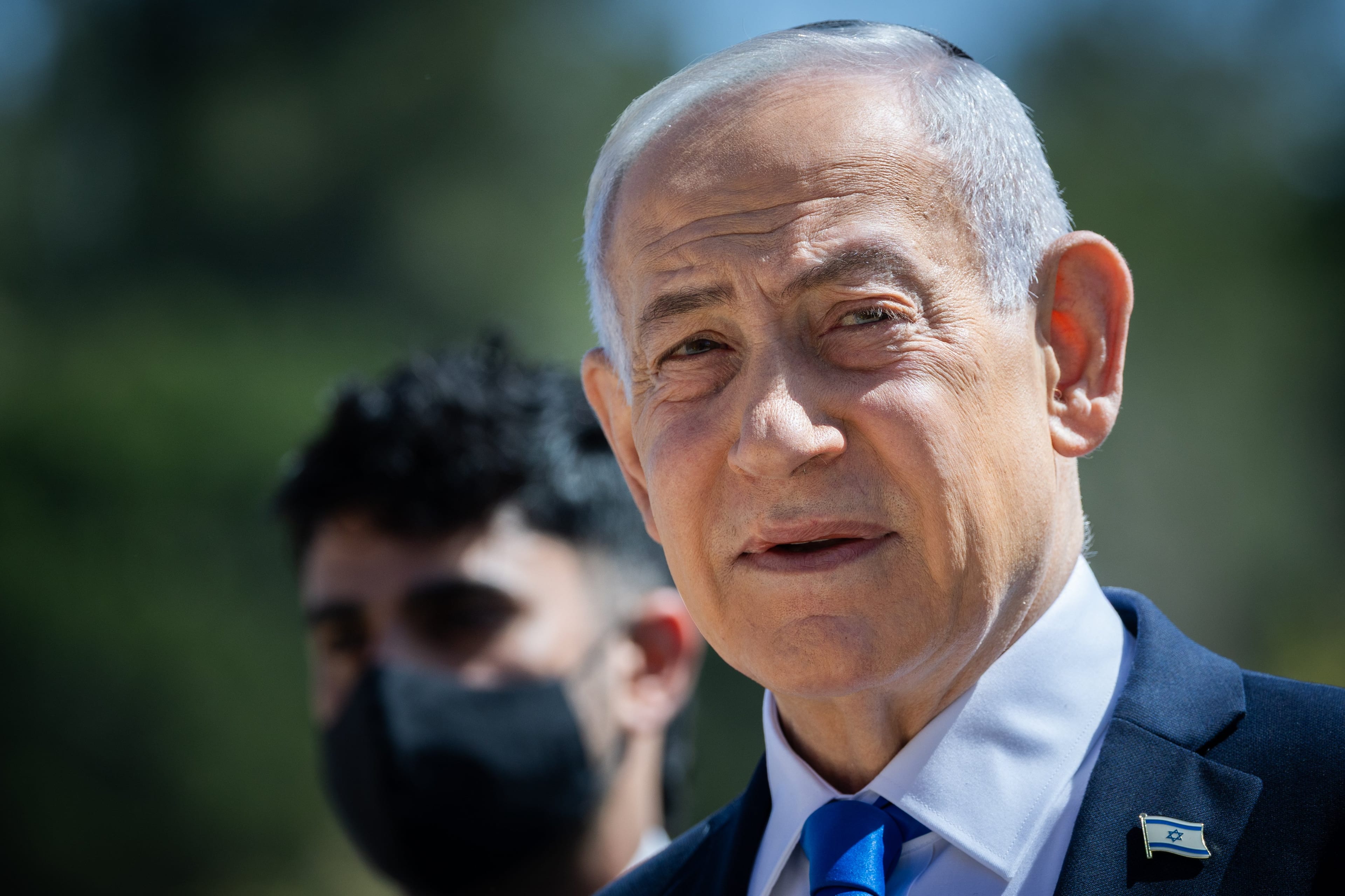 אחרי עשרות שנים: העיתונאי שעבר מהשמאל לימין פוטר