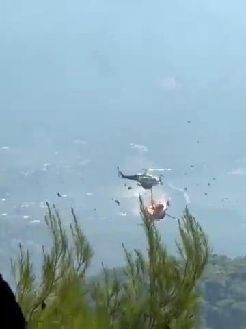אסון ביוון: מסוקי כיבוי התנגשו בזמן טיפול בשריפה, 2 הרוגים במקום