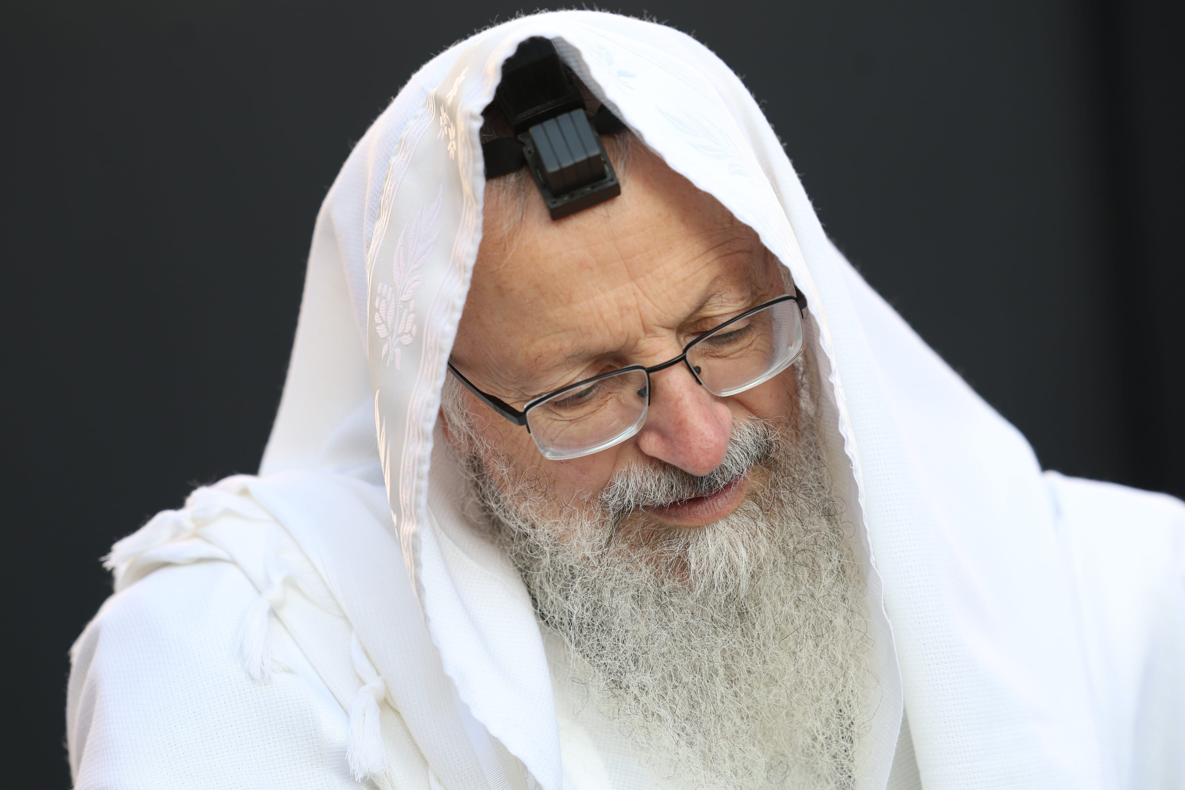 הרב שמואל אליהו: להתרחק מ'הינוקא'
