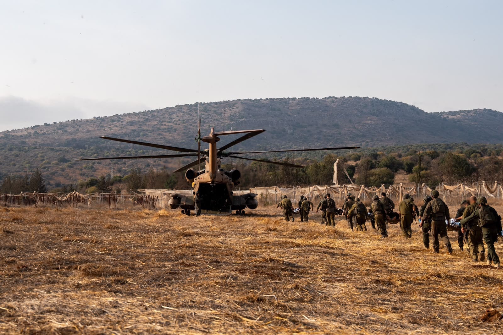 תמונת היום: שיירת האלונוקות למסוק