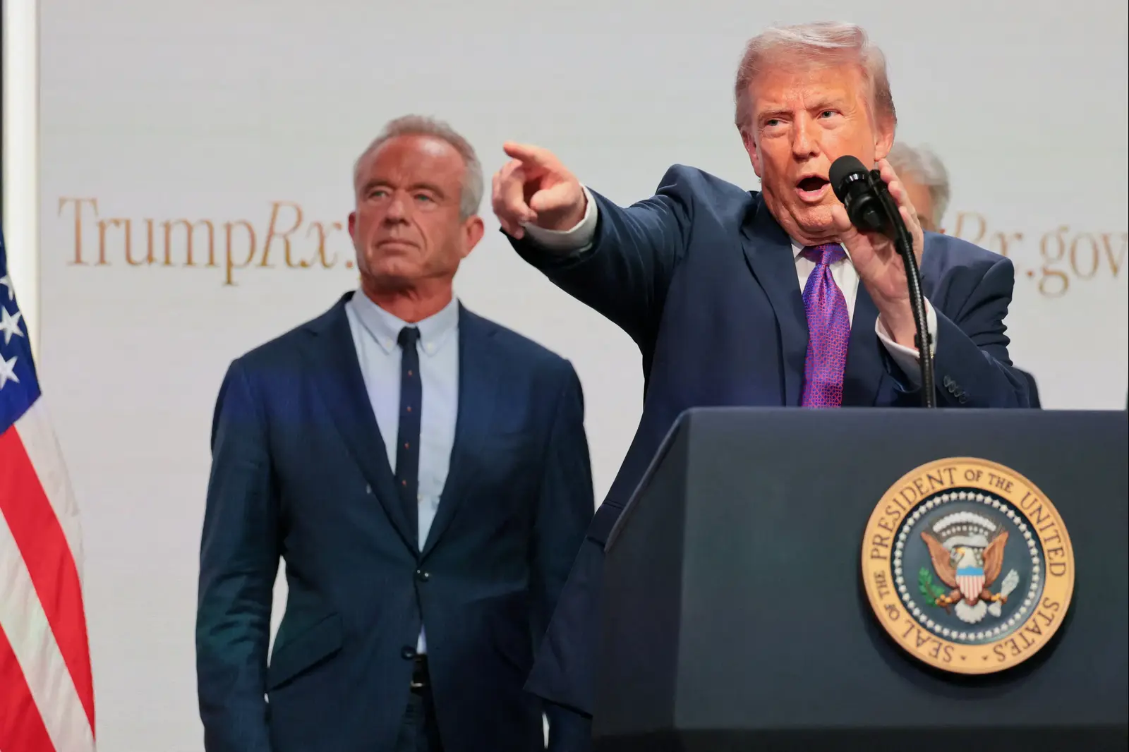 טראמפ הודיע: CNN, MS NOW ופוליטיקו לא יורשו להיכנס לבית הלבן; "אחרים יבואו בעקבותיהם"