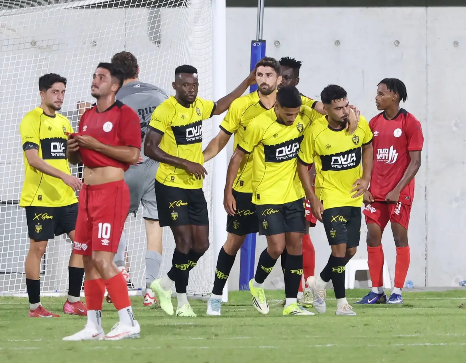 הקשר הצעיר מעורר עניין, בית"ר מעדיפה להשאילו לקרית שמונה