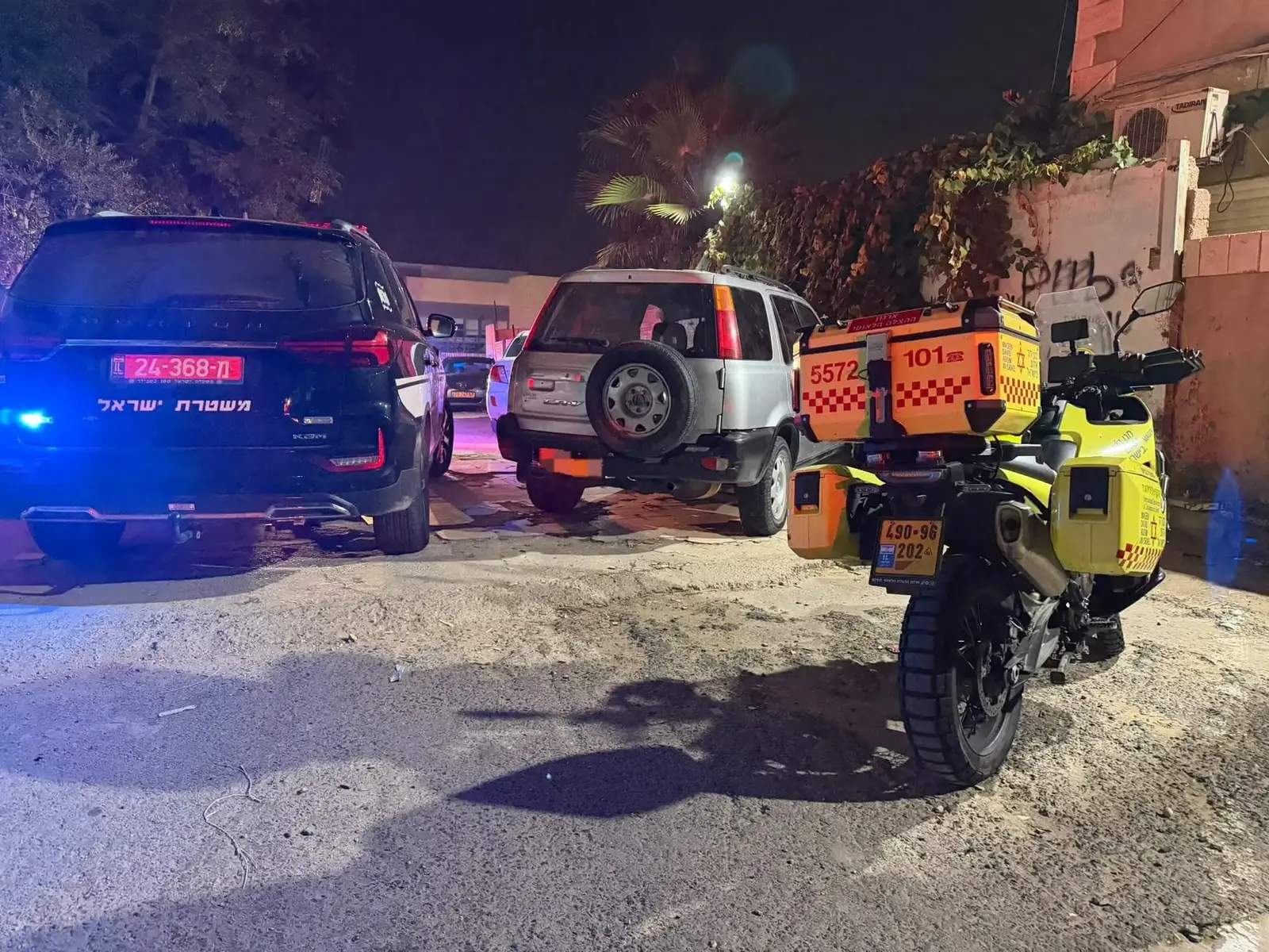 אם ובתה נדקרו מחוץ לביתן בשפלה - אב המשפחה נעצר בחשד למעשה