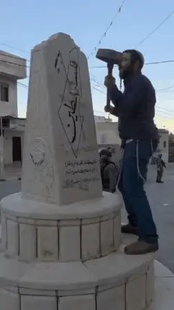 "עוד מעשה מגונה": בעולם מזועזעים מח"כ סוכות - וניפוץ האנדרטה