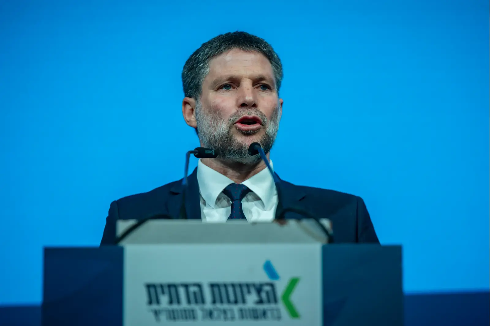 שר האוצר סמוטריץ' חתם על הצו שמוריד את המס על הדלק ל-7.75 ש"ח