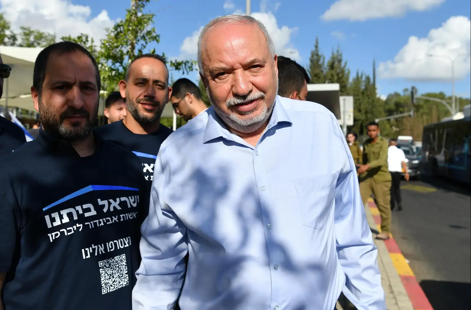 ליברמן חושף את רשימת "ישראל ביתנו" לכנסת | ישיר
