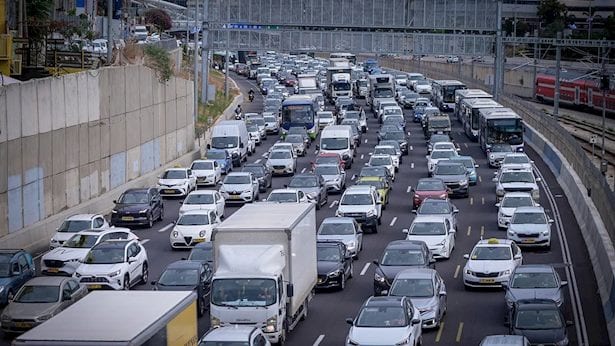 היום: חסימות כבישים ופקקי ענק צפויים בגוש דן ובירושלים