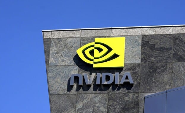 מניית NVIDIA (נבידיה): במה החברה עוסקת, מה מזיז את המחיר והאם היא משלמת דיבידנד