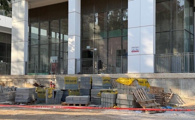 רימון רסס הושלך לעבר סניף ג'פניקה בחדרה
