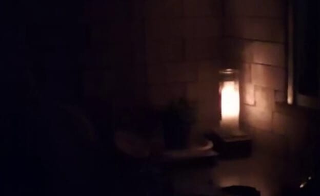 בת 90 נותרה ללא חשמל בביתה כבר כמה ימים: "זו סכנת נפשות"