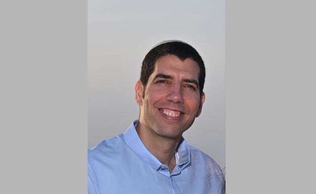 נתנאל שקרון ז"ל שנרצח בפיגוע סמוך לנווה צוף הובא למנוחות