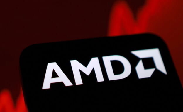 מניית AMD: למה היא ירדה אחרי דוח שהכה את התחזיות, ואיך היא מתחרה באינטל ובאנבידיה?