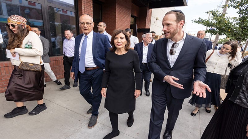 Gov. Hochul Joins Met Council Food Distribution
