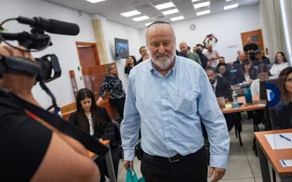 "Ликуд" потребовал прекратить суд над Нетаниягу после показаний Мандельблита