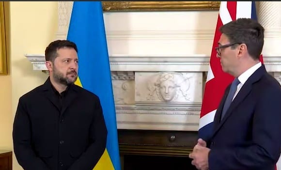 Зеленский: Украина возобновляет удары по российским НПЗ, "запрет снят"