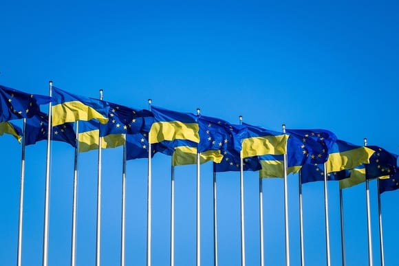 ЕС утвердил самое масштабное расширение санкций против РФ: почти 1600 позиций