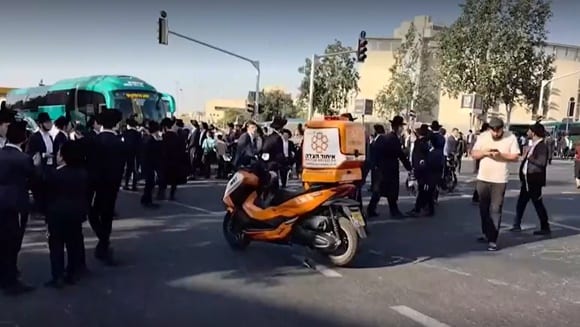 Протесты ультраортодоксов парализовали дороги в центре Израиля и Иерусалиме
