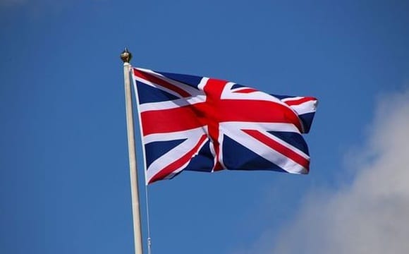 Бернем обвинил КСИР в организации инцидента на авиабазе Британии