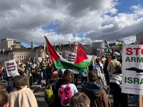 Участники митинга в Лондоне выступили против Израиля