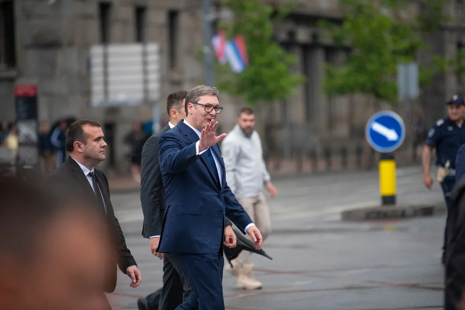Александр Вучич подал в отставку с поста президента Сербии, но он никуда не уходит
